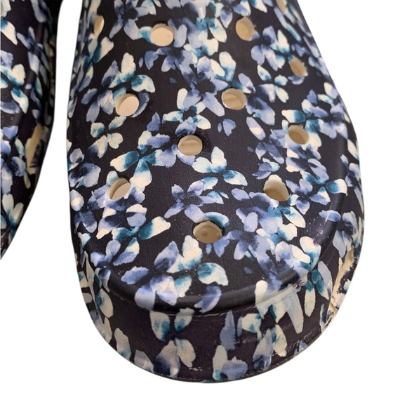 Crocs Discontinued Freesail Graphic Clogs Floral Size 10 Rare HTF EUC - Picture 3 of 10